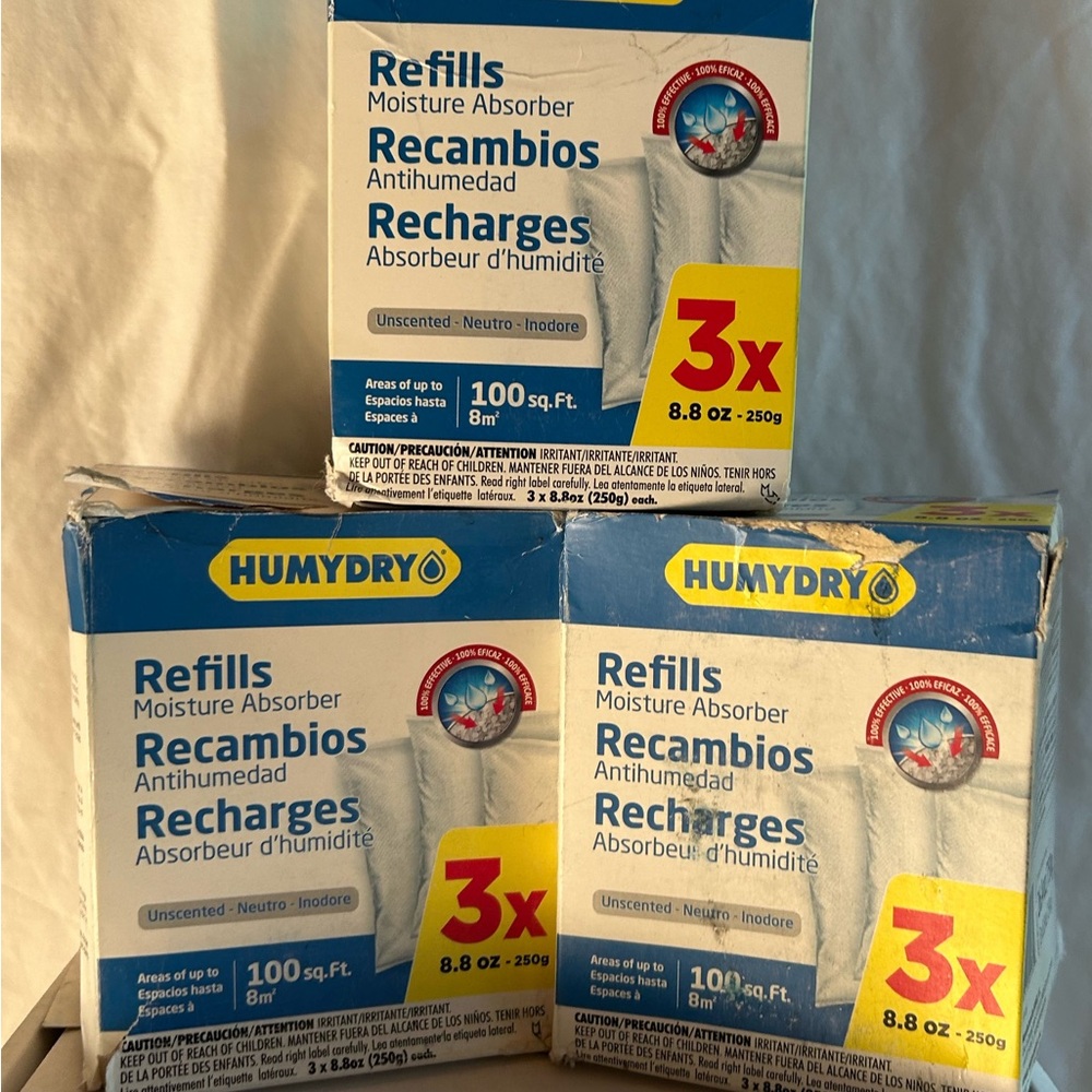Blue and White Refill Packs for Moisture Control